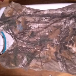 Medium realtree Xtra short sleeve tee